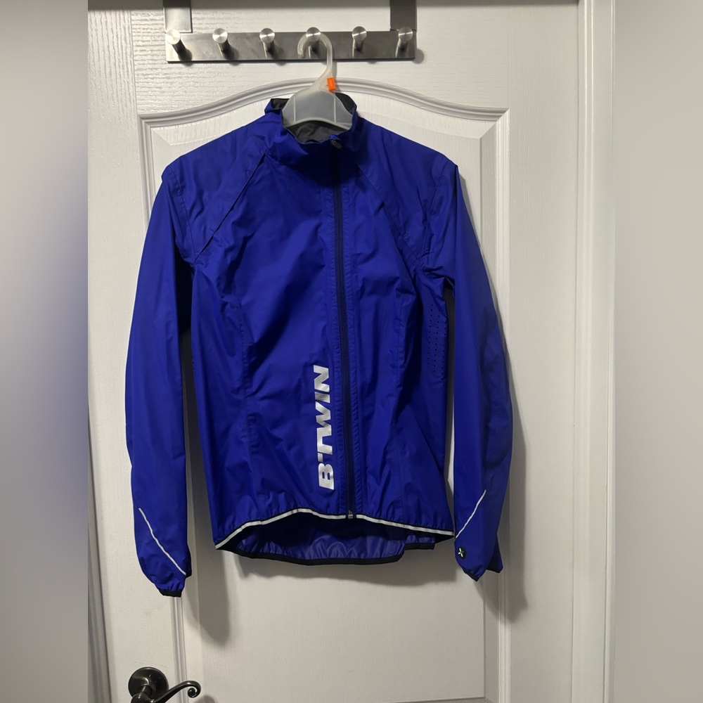 B’TWN (DECATHALON) CYCLING JACKET
